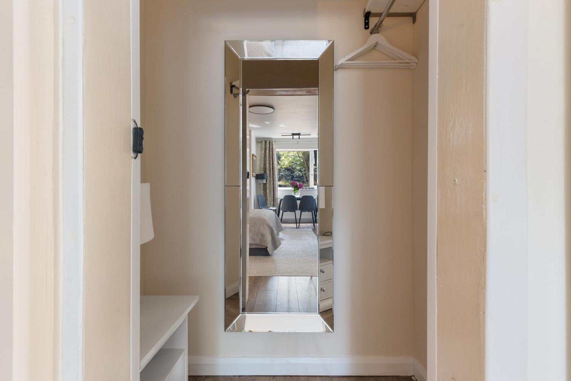 King Studio Apartment With Garden And Parking Ealing Exterior photo